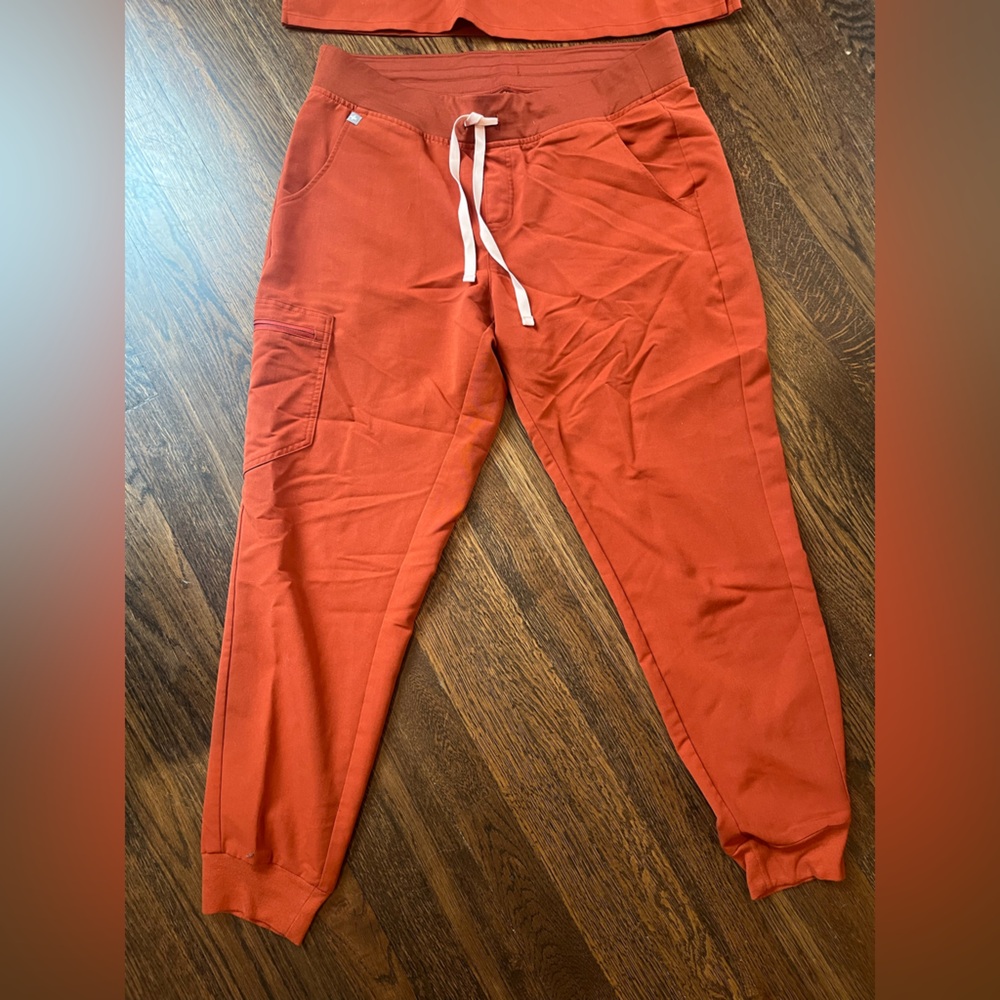 FIGS Zamora scrub pants